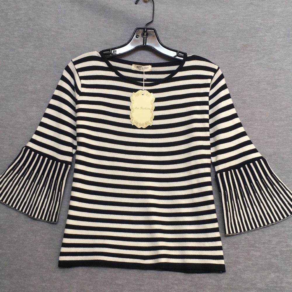ACE FASHION NWT Junior Striped Sweater Bell Sleeve Accent Scoop Neck Boxy Fit